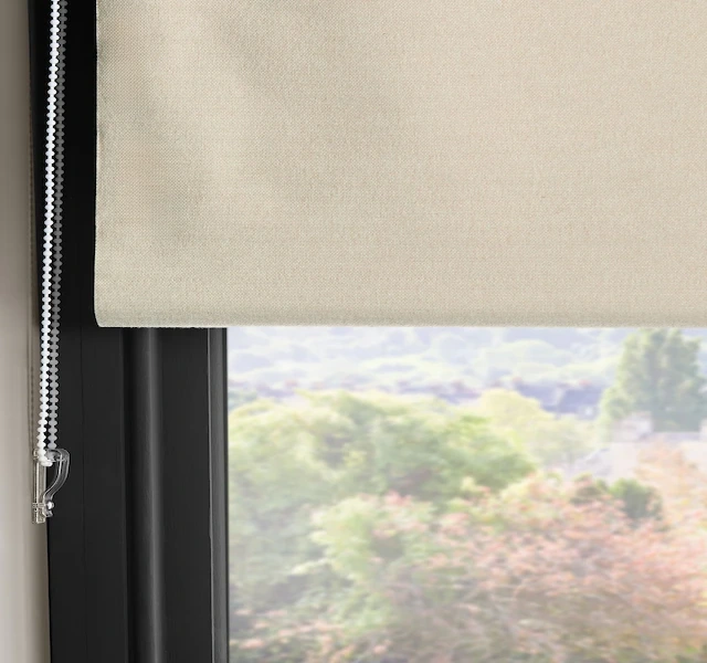 Ready-made blackout roller blind with a natural, brushed finish