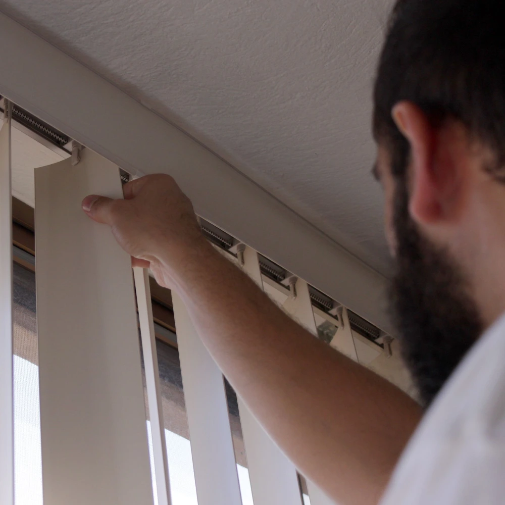 Repair vertical blinds in a Dubai